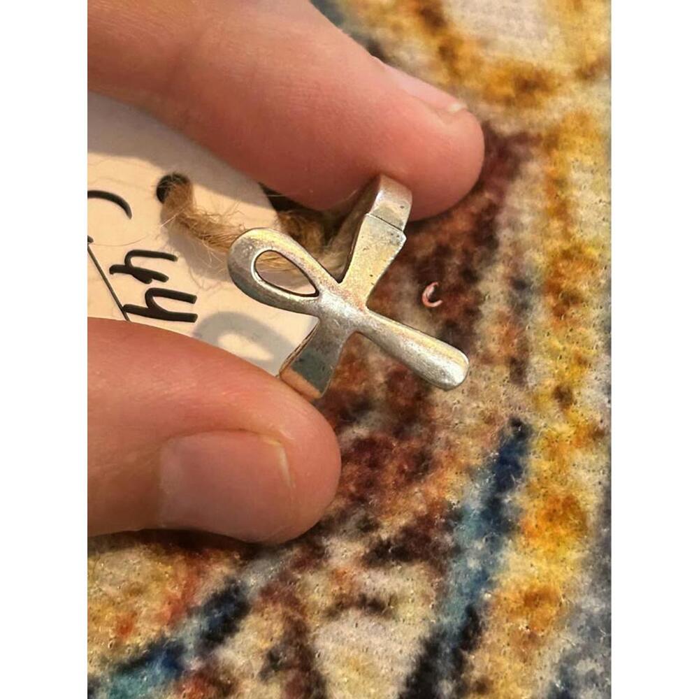 C44 size 8 ring 924 sterling silver